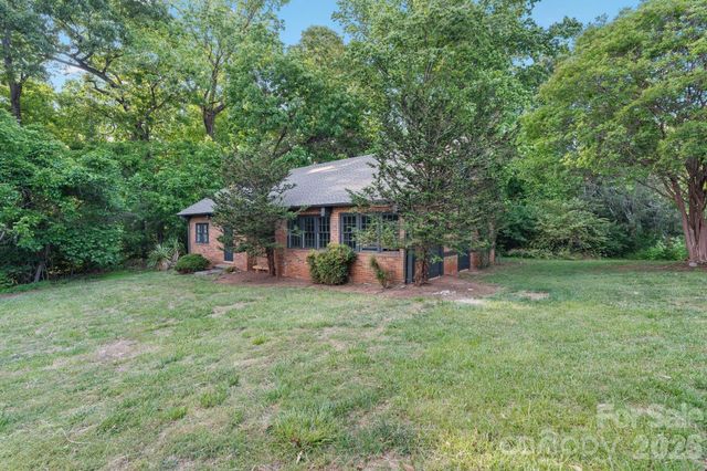 1486 Knolls Drive, Newton, NC 28658