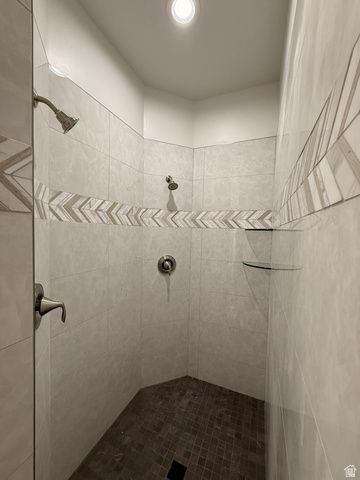 866 E 130 N, Hyde Park, UT 84318