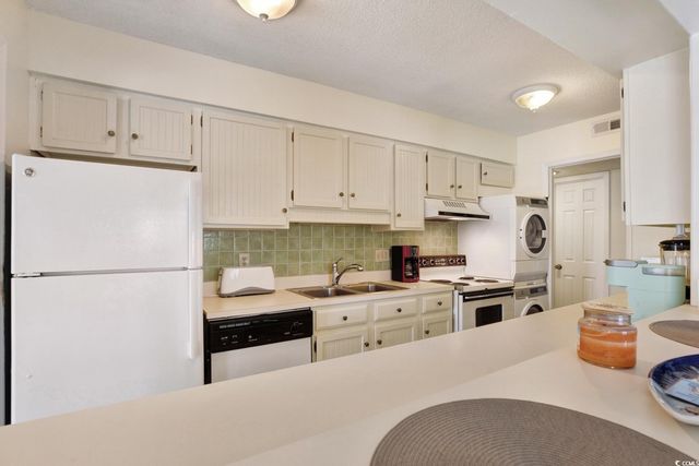 211 76th Ave N Apt A3, Myrtle Beach, SC 29572