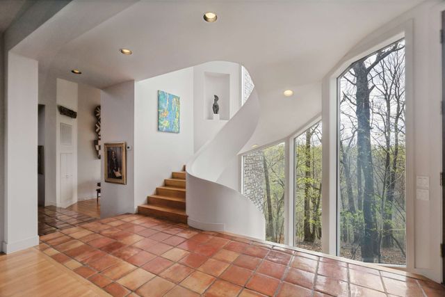 5870 Fredricksburg Dr, Nashville, TN 37215