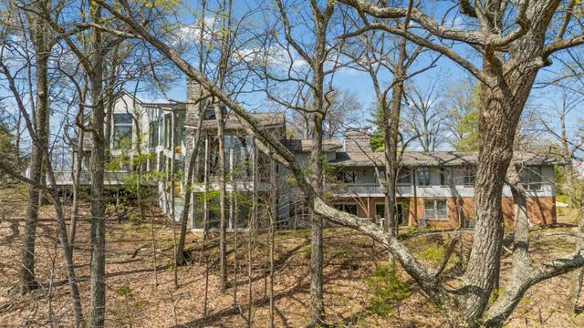 5870 Fredricksburg Dr, Nashville, TN 37215