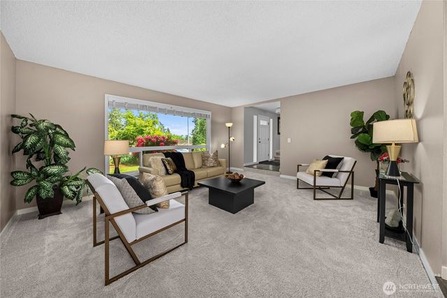 3706 S 256th Court, Kent, WA 98032