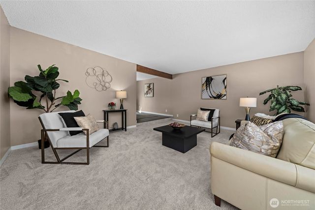 3706 S 256th Court, Kent, WA 98032