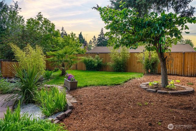 3706 S 256th Court, Kent, WA 98032