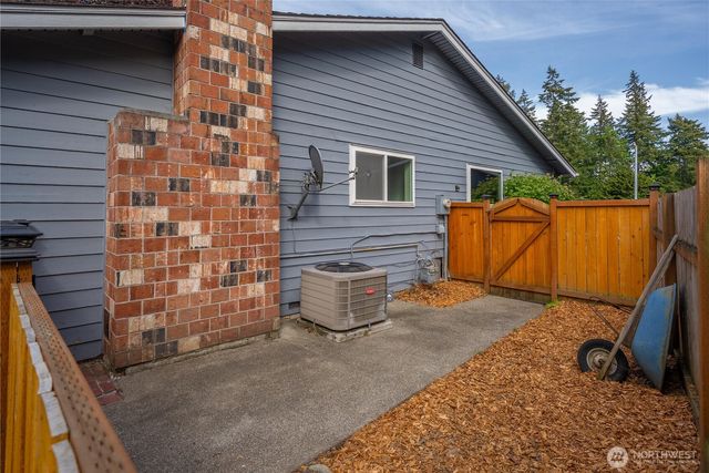 3706 S 256th Court, Kent, WA 98032