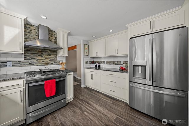 3706 S 256th Court, Kent, WA 98032
