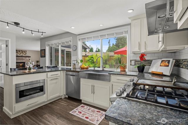 3706 S 256th Court, Kent, WA 98032