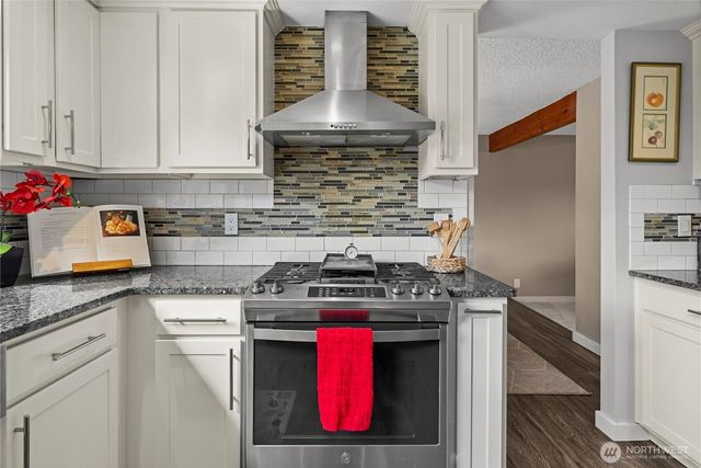 3706 S 256th Court, Kent, WA 98032