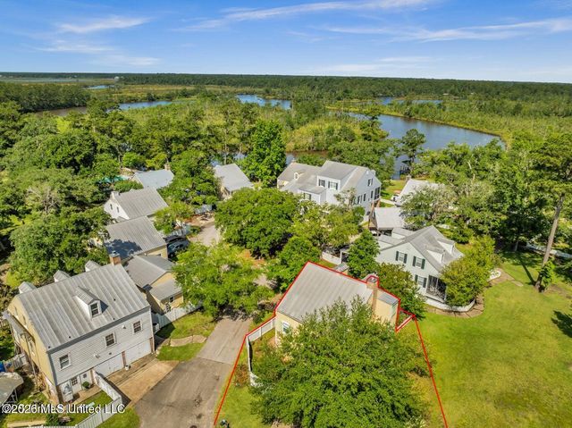 11 Devils Elbow, Diamondhead, MS 39525