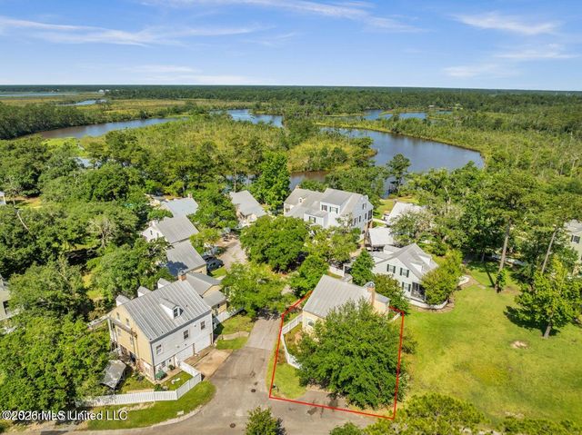 11 Devils Elbow, Diamondhead, MS 39525