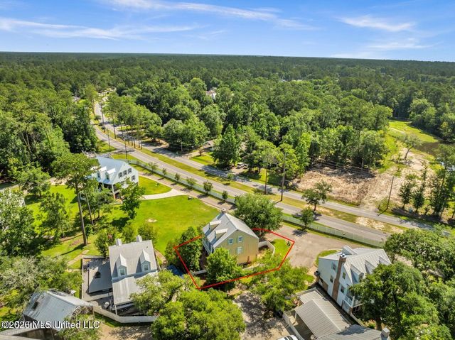 11 Devils Elbow, Diamondhead, MS 39525