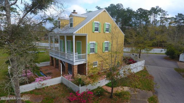 11 Devils Elbow, Diamondhead, MS 39525