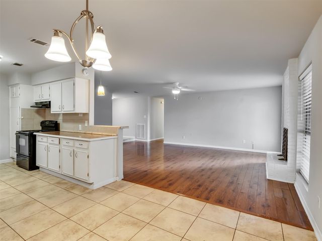 913 W Galveston Street, League City, TX 77573
