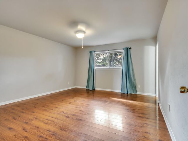 913 W Galveston Street, League City, TX 77573