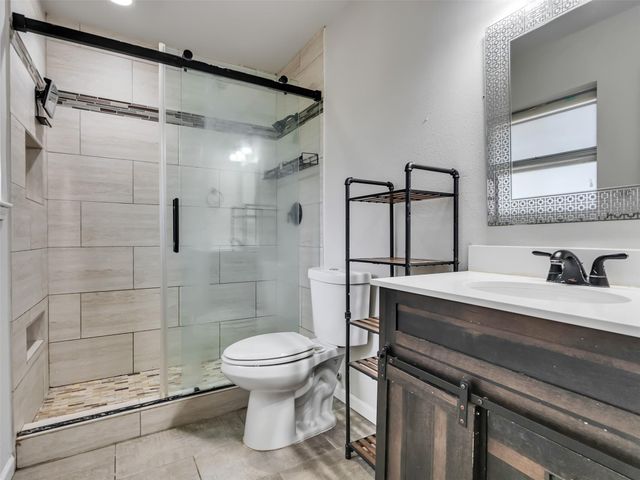 913 W Galveston Street, League City, TX 77573