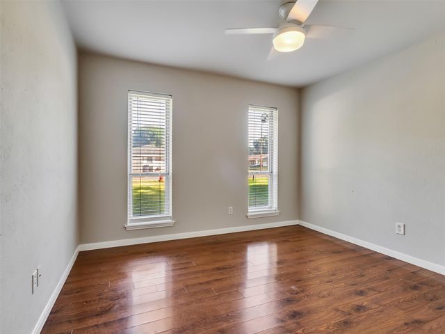 913 W Galveston Street, League City, TX 77573