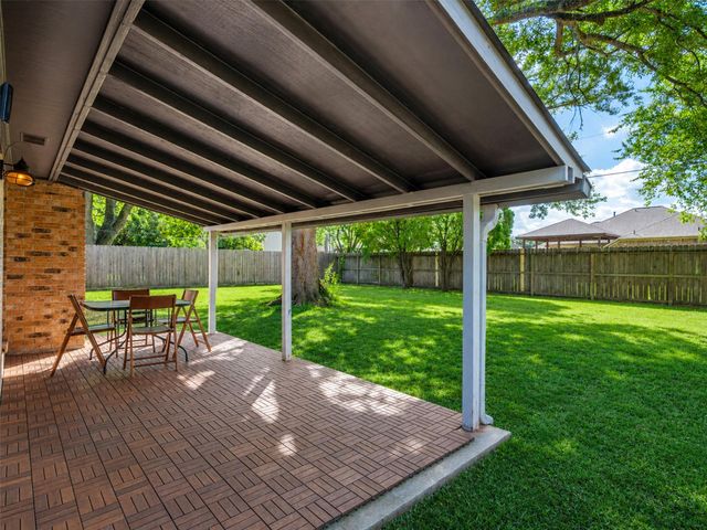913 W Galveston Street, League City, TX 77573
