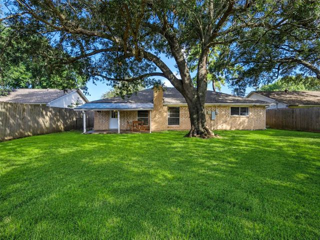 913 W Galveston Street, League City, TX 77573