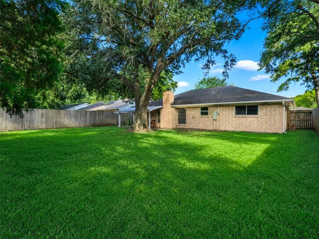 913 W Galveston Street, League City, TX 77573