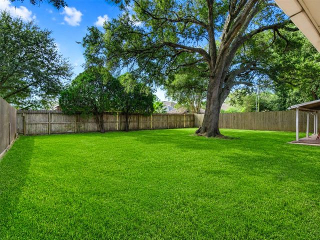 913 W Galveston Street, League City, TX 77573