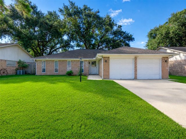913 W Galveston Street, League City, TX 77573