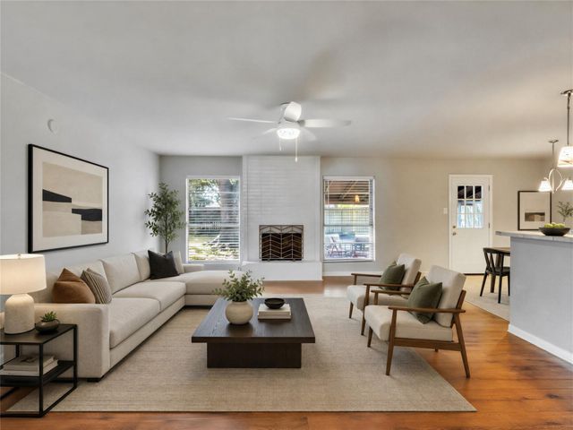 913 W Galveston Street, League City, TX 77573