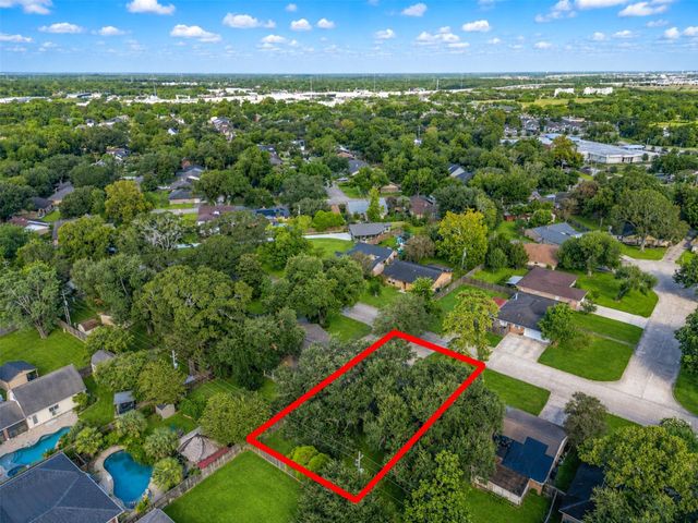 913 W Galveston Street, League City, TX 77573