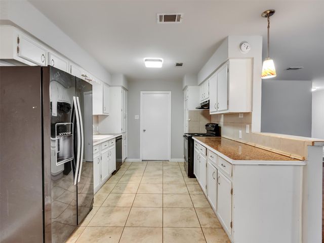 913 W Galveston Street, League City, TX 77573