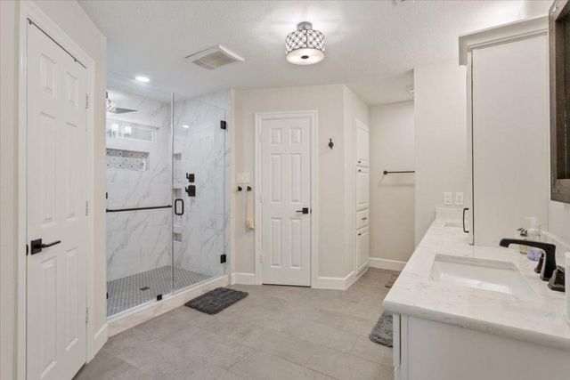 190 Young Ranch RD, Georgetown, TX 78633