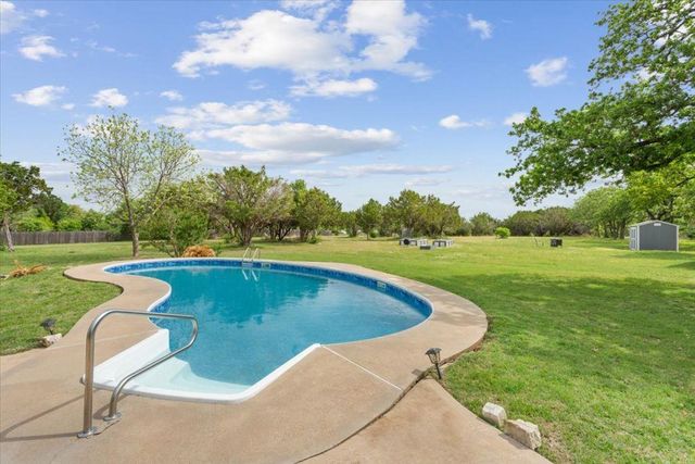190 Young Ranch RD, Georgetown, TX 78633