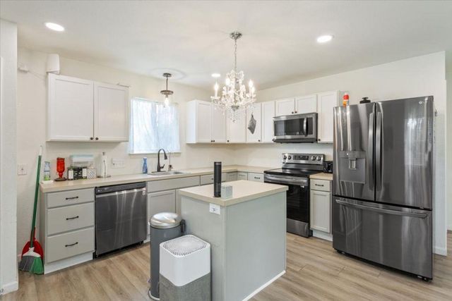 190 Young Ranch RD, Georgetown, TX 78633