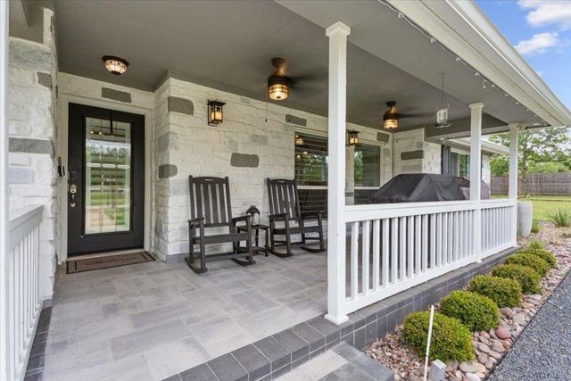 190 Young Ranch RD, Georgetown, TX 78633
