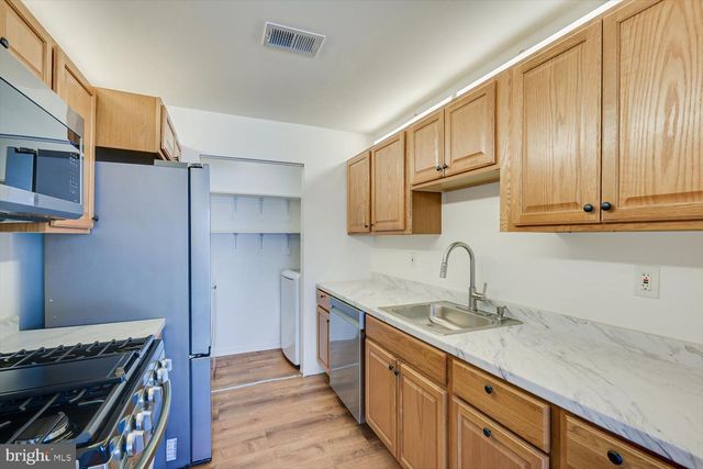 60 ONEILL CT, Lawrenceville, NJ 08648