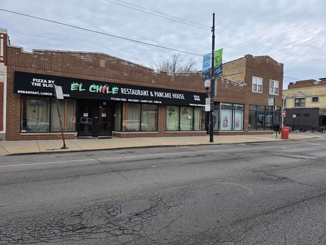 3034 W Montrose Avenue, Chicago, IL 60618