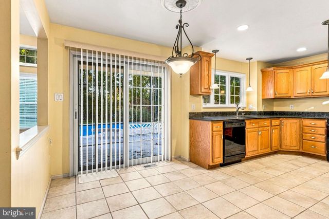 28 MEETINGHOUSE CT, Shamong, NJ 08088