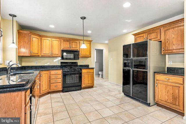 28 MEETINGHOUSE CT, Shamong, NJ 08088