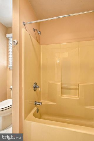 28 MEETINGHOUSE CT, Shamong, NJ 08088