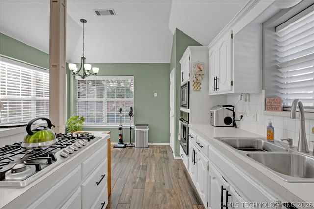 10218 E 114th Place S, Bixby, OK 74008