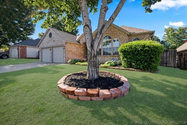 10218 E 114th Place S, Bixby, OK 74008
