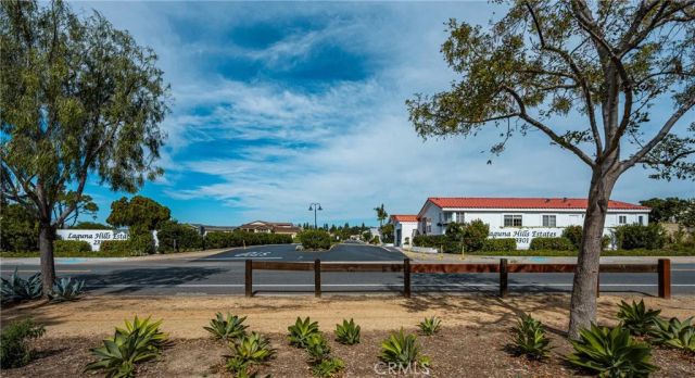 23301 Ridge Route Dr 56, Laguna Hills, CA 92653