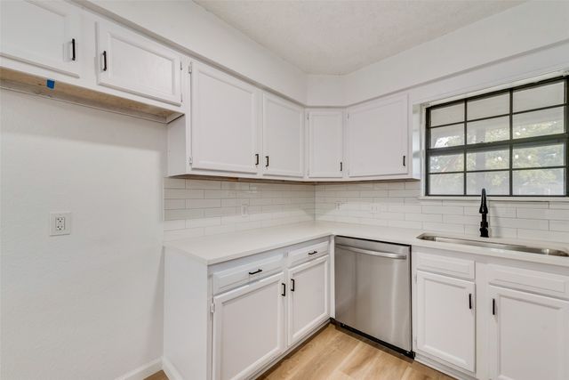 907 Melanie Lane, Keene, TX 76059