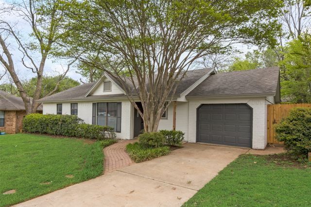 907 Melanie Lane, Keene, TX 76059