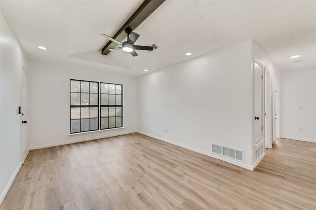 907 Melanie Lane, Keene, TX 76059