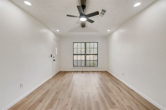 907 Melanie Lane, Keene, TX 76059