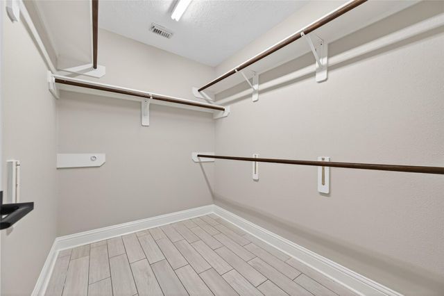 1096 Gladstone Drive, League City, TX 77573