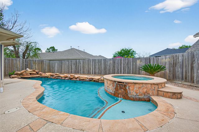 1096 Gladstone Drive, League City, TX 77573