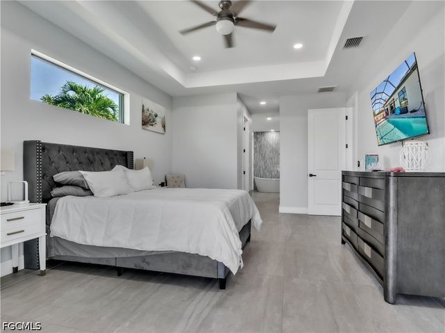325 SW 21st LN, Cape Coral, FL 33991