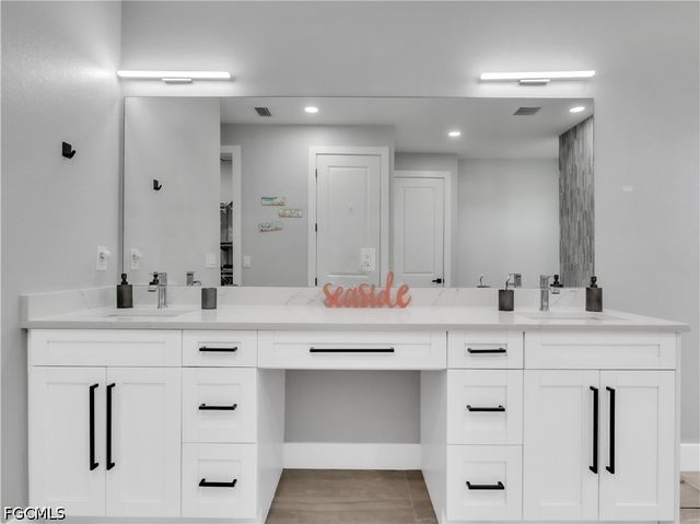 325 SW 21st LN, Cape Coral, FL 33991