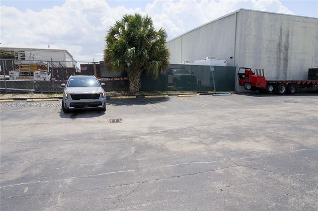 7215 NW 41st Street H, Miami, FL 33166