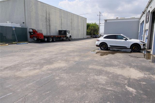 7215 NW 41st Street H, Miami, FL 33166